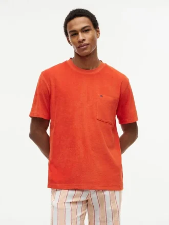 T-shirt com bolso em tecido felpudo