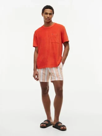 T-shirt com bolso em tecido felpudo