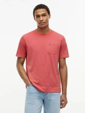 T-shirt com bolso às riscas