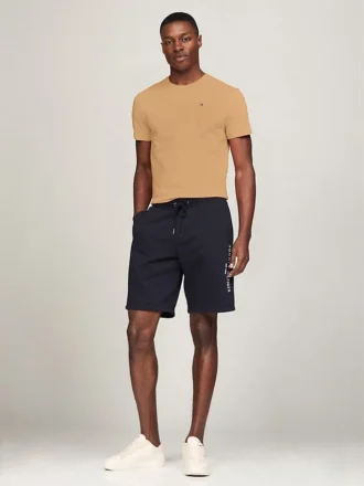 T-shirt com bolsos para o dia-a-dia