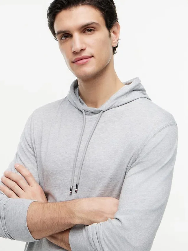 T-shirt com capuz leve T-shirt com capuz leve