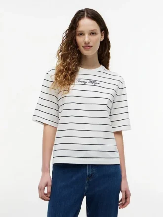 T-shirt com corte descontraído e logótipo bordado