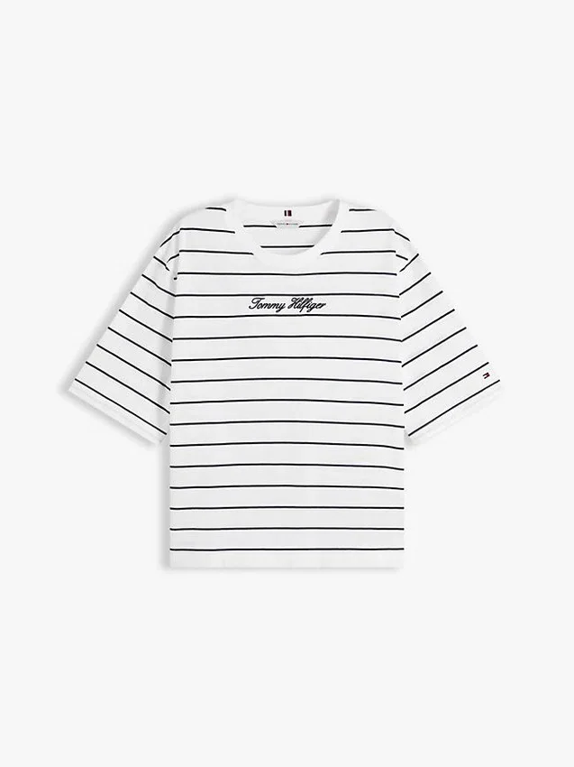 T-shirt com corte descontraído e logótipo bordado T-shirt com corte descontraído e logótipo bordado