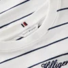T-shirt com corte descontraído e logótipo bordado T-shirt com corte descontraído e logótipo bordado
