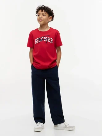 T-shirt com grafismo Hilfiger para criança