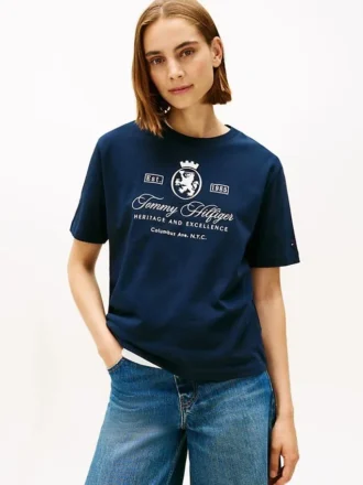 T-shirt com logótipo bordado