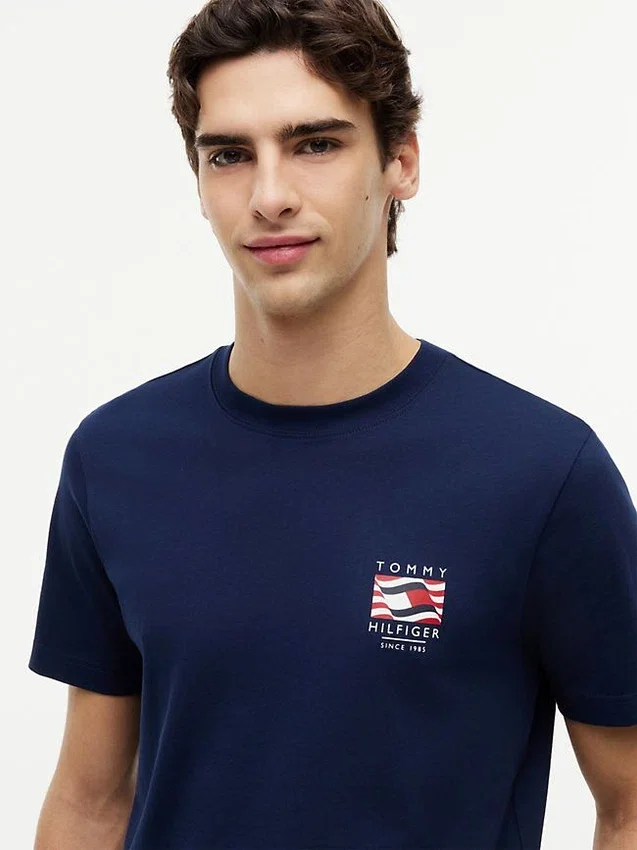 T-shirt com logótipo Box Flag T-shirt com logótipo Box Flag