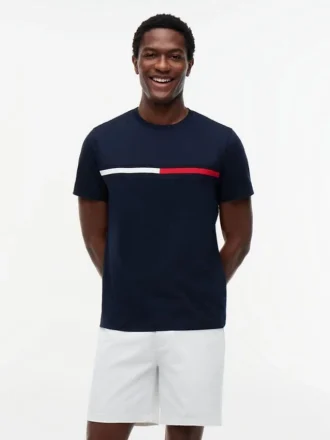 T-shirt com logótipo da bandeira bordado