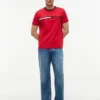 T-shirt com logótipo da bandeira bordado T-shirt com logótipo da bandeira bordado