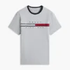 T-shirt com logótipo da bandeira bordado T-shirt com logótipo da bandeira bordado