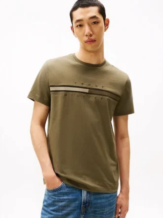 T-shirt com logótipo da bandeira em tons T-shirt com logótipo da bandeira em tons