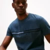T-shirt com logótipo da bandeira em tons T-shirt com logótipo da bandeira em tons