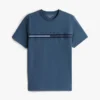 T-shirt com logótipo da bandeira em tons T-shirt com logótipo da bandeira em tons