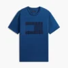 T-shirt com logótipo da bandeira tingida a índigo T-shirt com logótipo da bandeira tingida a índigo