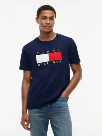 T-shirt com logótipo de bandeira grande