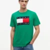 T-shirt com logótipo de bandeira grande T-shirt com logótipo de bandeira grande