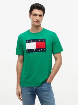 T-shirt com logótipo de bandeira grande