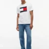 T-shirt com logótipo de bandeira grande T-shirt com logótipo de bandeira grande