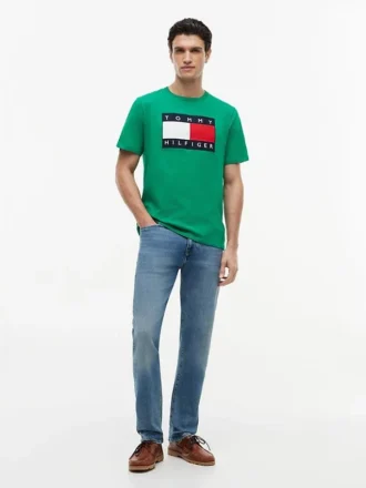 T-shirt com logótipo de bandeira grande