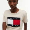 T-shirt com logótipo de bandeira grande