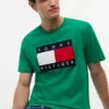 T-shirt com logótipo de bandeira grande T-shirt com logótipo de bandeira grande