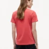 T-shirt com logótipo de bandeira grande