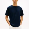 T-shirt com logótipo de bandeira nas costas e corte descontraído T-shirt com logótipo de bandeira nas costas e corte descontraído