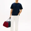 T-shirt com logótipo de bandeira nas costas e corte descontraído T-shirt com logótipo de bandeira nas costas e corte descontraído