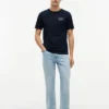T-shirt com logótipo de bandeira ondulada nas costas T-shirt com logótipo de bandeira ondulada nas costas