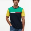 T-shirt com logótipo de riscas em blocos de cor T-shirt com logótipo de riscas em blocos de cor