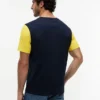 T-shirt com logótipo de riscas em blocos de cor T-shirt com logótipo de riscas em blocos de cor