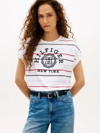 T-shirt com logótipo em arco e mangas dolman às riscas