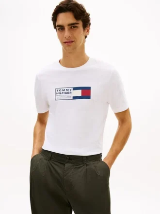 T-shirt com logótipo em caixa