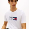 T-shirt com logótipo em caixa T-shirt com logótipo em caixa