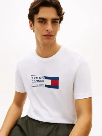 T-shirt com logótipo em caixa
