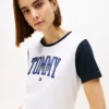 T-shirt com logótipo Tommy em estilo universitário