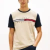 T-shirt com mangas contrastantes e logótipo da bandeira
