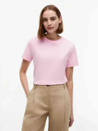 T-shirt com monograma bordado