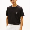 T-shirt com monograma bordado