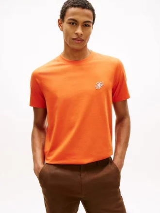 T-shirt com monograma bordado