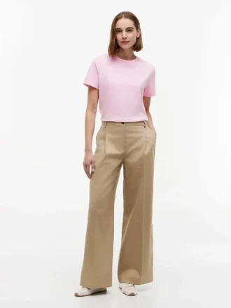 T-shirt com monograma bordado