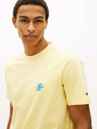 T-shirt com monograma bordado
