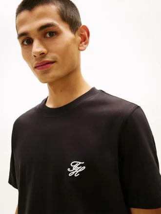 T-shirt com monograma bordado