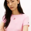 T-shirt com monograma em letra cursiva e corte justo
