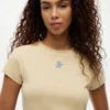 T-shirt com monograma em letra cursiva e corte justo