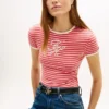 T-shirt com riscas e monograma bordado T-shirt com riscas e monograma bordado