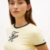 T-shirt com riscas e monograma bordado T-shirt com riscas e monograma bordado