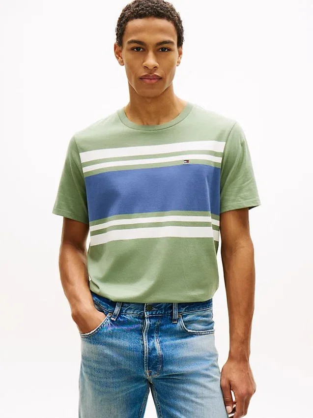 T-shirt com riscas em blocos T-shirt com riscas em blocos