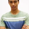 T-shirt com riscas em blocos T-shirt com riscas em blocos