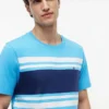T-shirt com riscas em blocos T-shirt com riscas em blocos